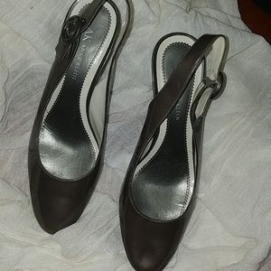Women's shoes